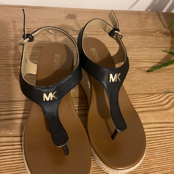 Shoes - Women’s shoes